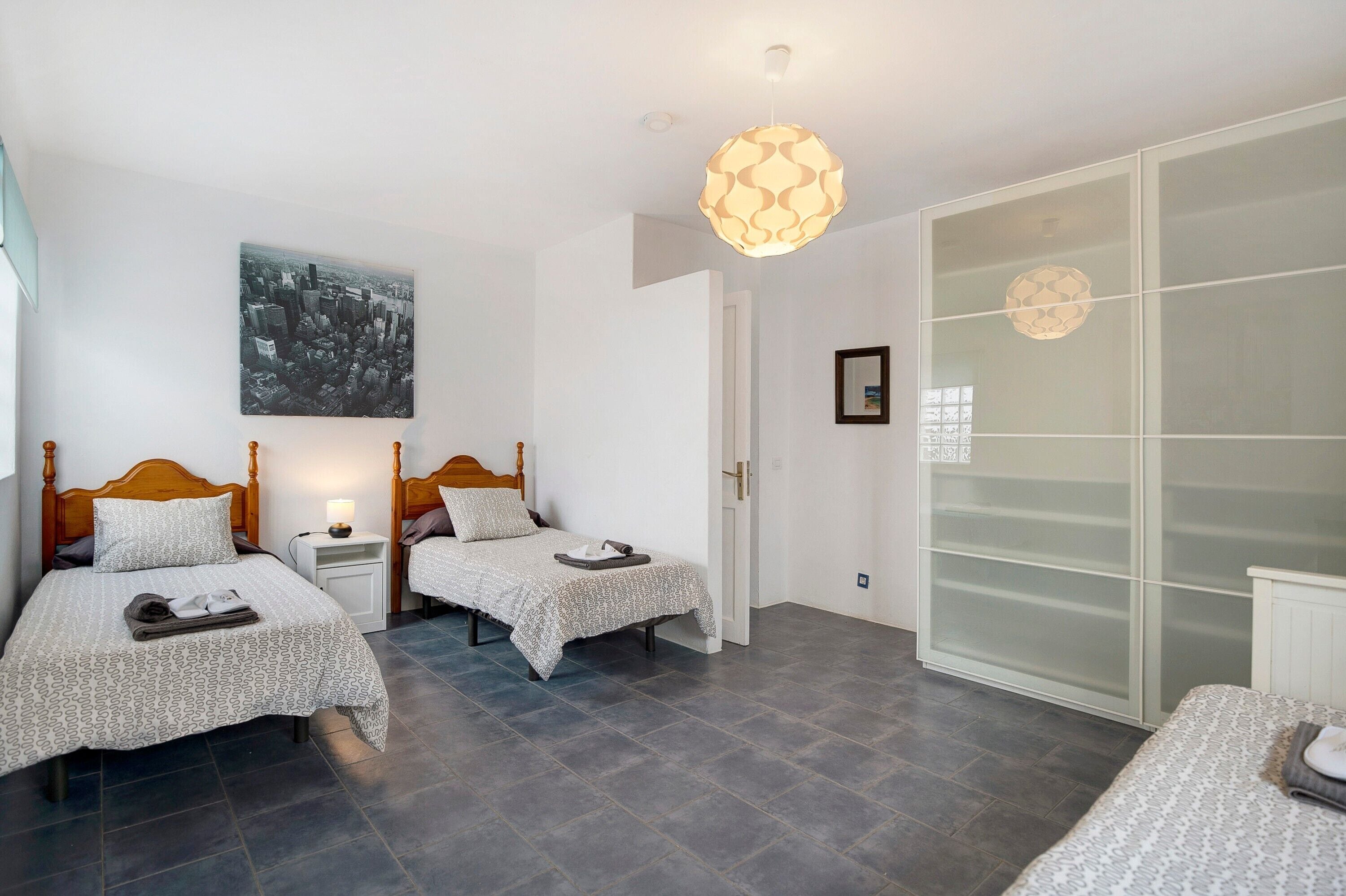 4 chambres, accès au Wi-Fi (inclus), literie fournie