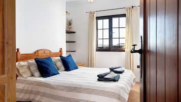 4 bedrooms, free WiFi, bed sheets