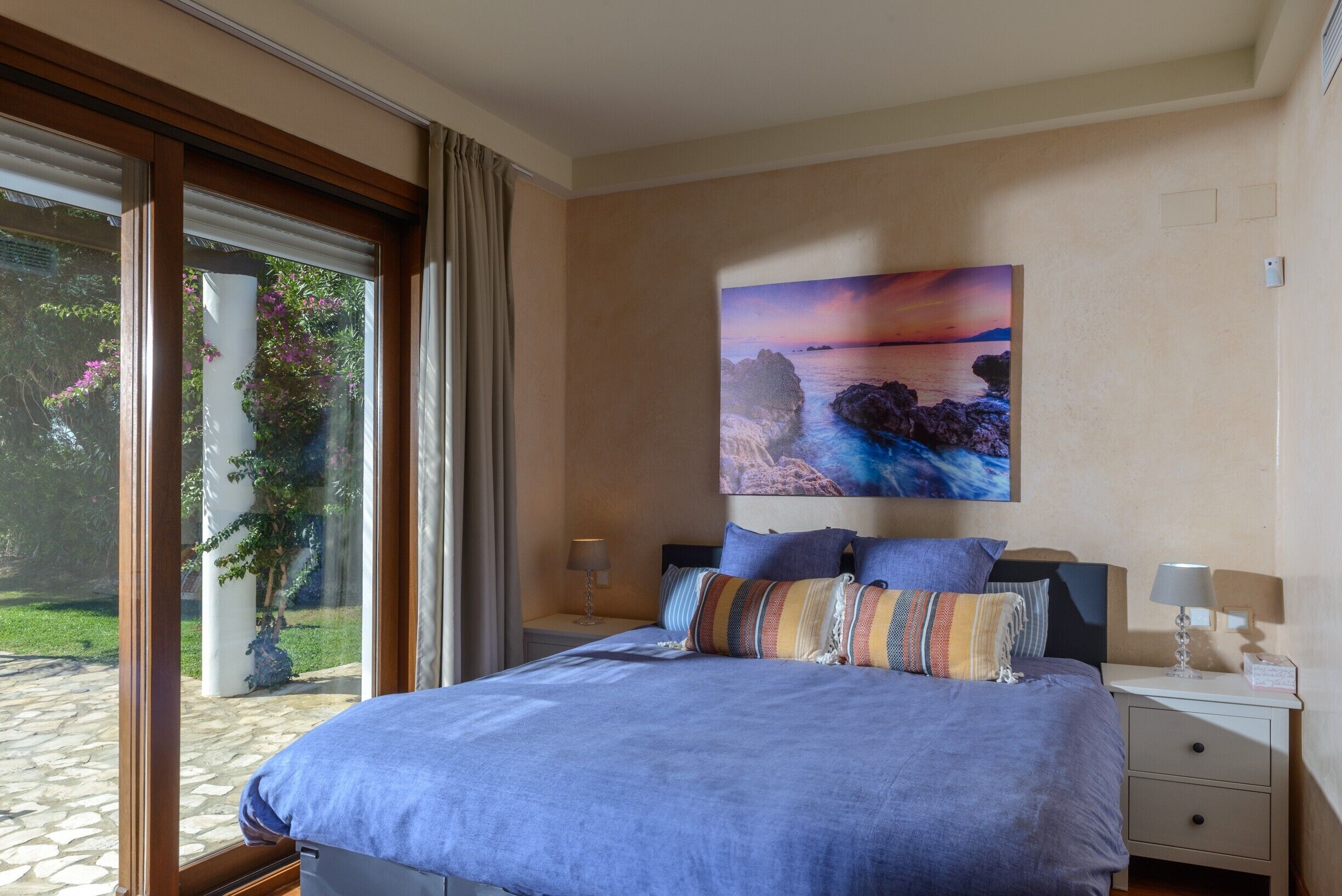 5 slaapkamers, een strijkplank/strijkijzer, gratis wifi, beddengoed