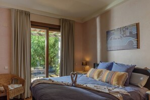 5 makuuhuonetta, silitysrauta/-lauta, ilmainen Wi-Fi, vuodevaatteet