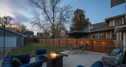 Ingersoll Immersion - 4BR city gem with game table; near all the excitement!
