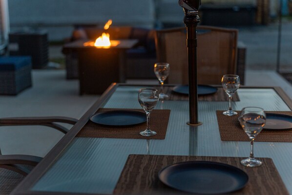 屋外ダイニングエリア