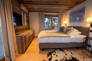 6 bedrooms, WiFi, bed sheets