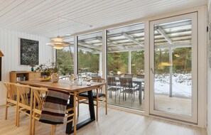 Dining - Cozy home in Hadsund with kitchen (Hadsund)