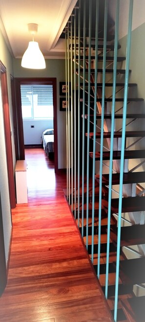 4 Schlafzimmer, Schreibtisch, Bügeleisen/Bügelbrett, kostenloses WLAN