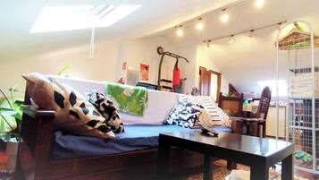 4 slaapkamers, een bureau, een strijkplank/strijkijzer, gratis wifi