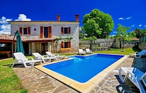Pool - Lovely home in Tinjan with WiFi (Tinjan)