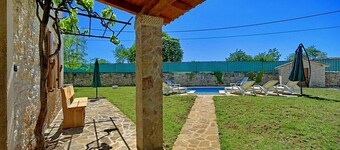 Dejligt hjem i Tinjan med WiFi