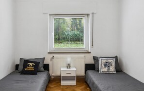 2 bedrooms, bed sheets