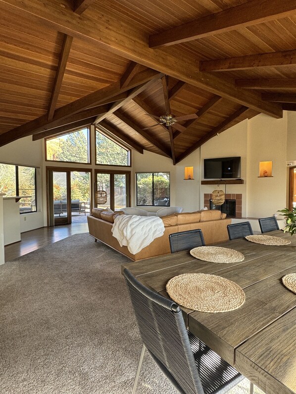 المنشأة من الداخل