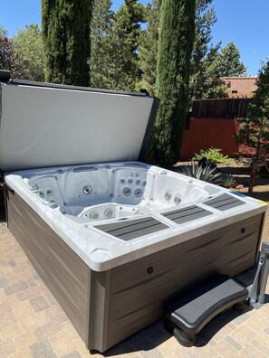 Bain à remous extérieur