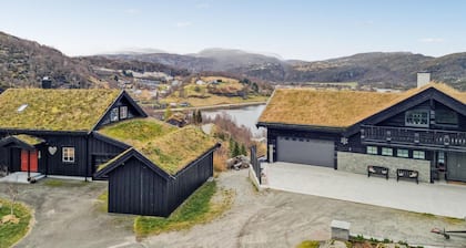 7 bedroom awesome home in Tjørhom