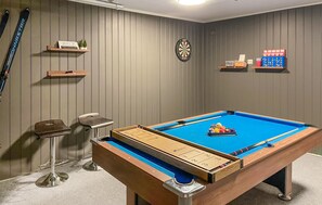 Spielezimmer