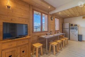 Dining - O'mikely - LE Winnie (ALBIEZ MONTROND)