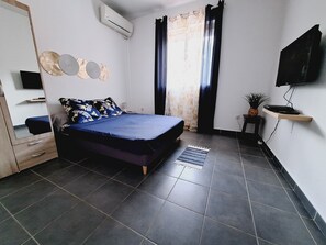 2 Schlafzimmer, Schreibtisch, Bügeleisen/Bügelbrett, kostenloses WLAN