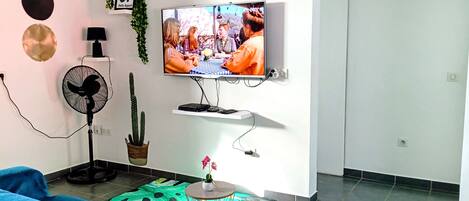 2 slaapkamers, een bureau, een strijkplank/strijkijzer, gratis wifi