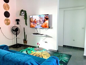 2 soverom, skrivebord, strykejern/-brett og wi-fi (inkludert)