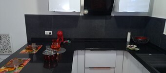 Hello Appart Close to Tourist and Commercial Activities