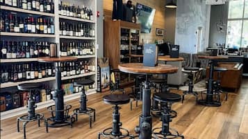 Bar (in der Unterkunft)