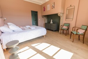 3 bedrooms, Internet