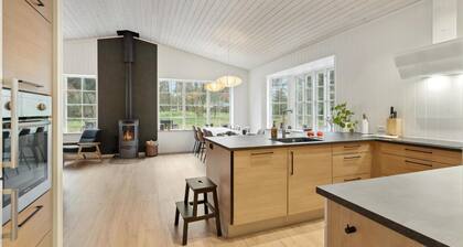 Awesome home in Højslev with sauna