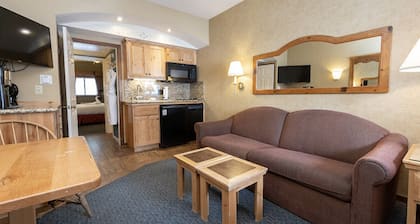 Beautiful Squaw Valley resort, 2 separate units for December 24 and 25, 2023