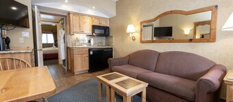 Beautiful Squaw Valley resort, 2 separate units for December 24 and 25, 2023