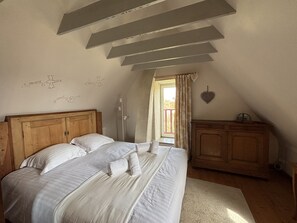 7 Schlafzimmer, Bügeleisen/Bügelbrett, kostenloses WLAN, Bettwäsche