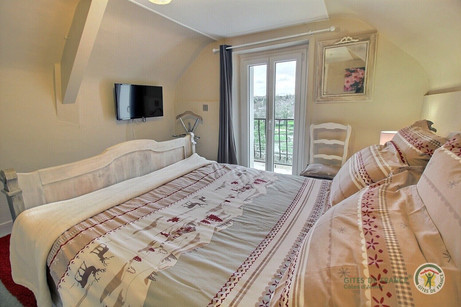 1 chambre, fer et planche à repasser, Wi-Fi gratuit, draps fournis