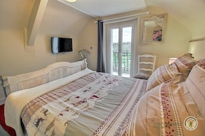 1 bedroom, iron/ironing board, free WiFi, bed sheets - Au Coeur de Plancoët (PLANCOET)