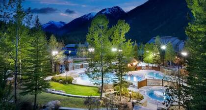Cozy & Convenient Mountain Getaway | Ski In/Out | Hot Tub | Fireplace | Sleeps 8