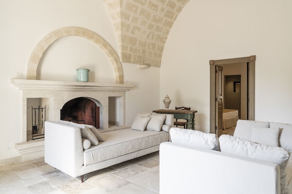 Grand suite | Luxe beddengoed, donsdekens, individueel gedecoreerd