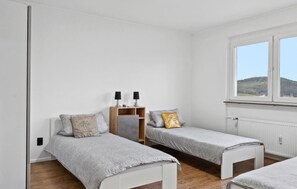 2 bedrooms, bed sheets