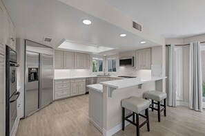 Private kitchen - Breathtaking Stunning View!  Villa Home with a pool on a Golf Course! 30 day Min (Las Vegas)
