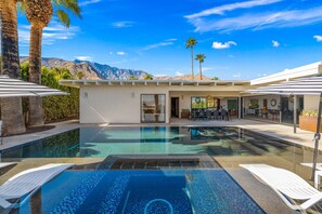 Pool - On The Rocks - Renovated Palm Springs Home (Palm Springs)