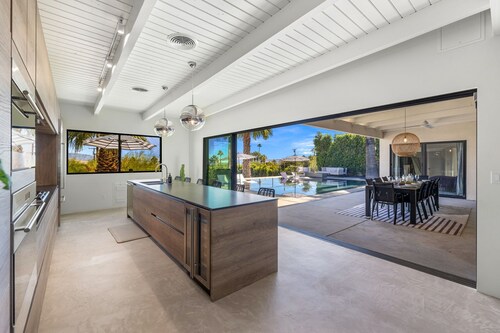 On the Rocks | Pool, Spa, Sauna & Mountain Views