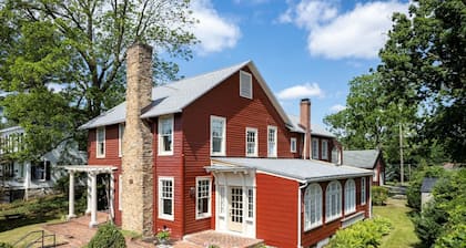 The Cardinal House: Historic Home on Tree Streets