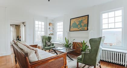 The Cardinal House: Historic Home on Tree Streets