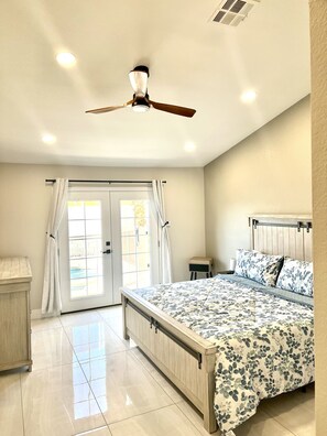 3 bedrooms, iron/ironing board, WiFi, bed sheets