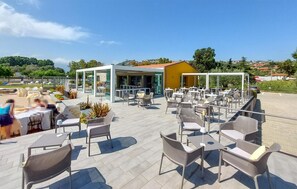 Outdoor dining - 1 bedroom stunning home in Imperia (Imperia)