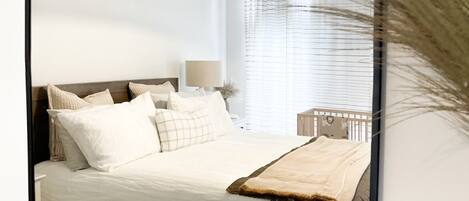 4 bedrooms, WiFi, bed sheets