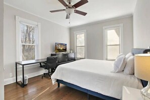 3 bedrooms, desk, iron/ironing board, travel crib