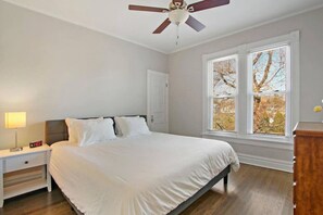 3 bedrooms, desk, iron/ironing board, travel crib