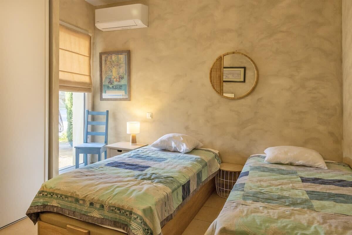 2 chambres, fer et planche à repasser, Wi-Fi, draps fournis