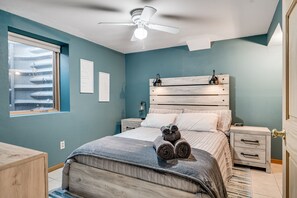 5 bedrooms, desk, iron/ironing board, travel cot