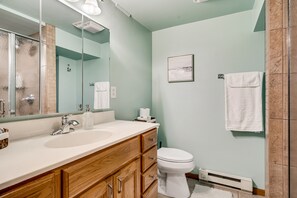 Dutxa, assecador de cabells, tovalloles i sabó 