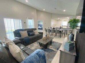 Smart-tv och bordsfotboll