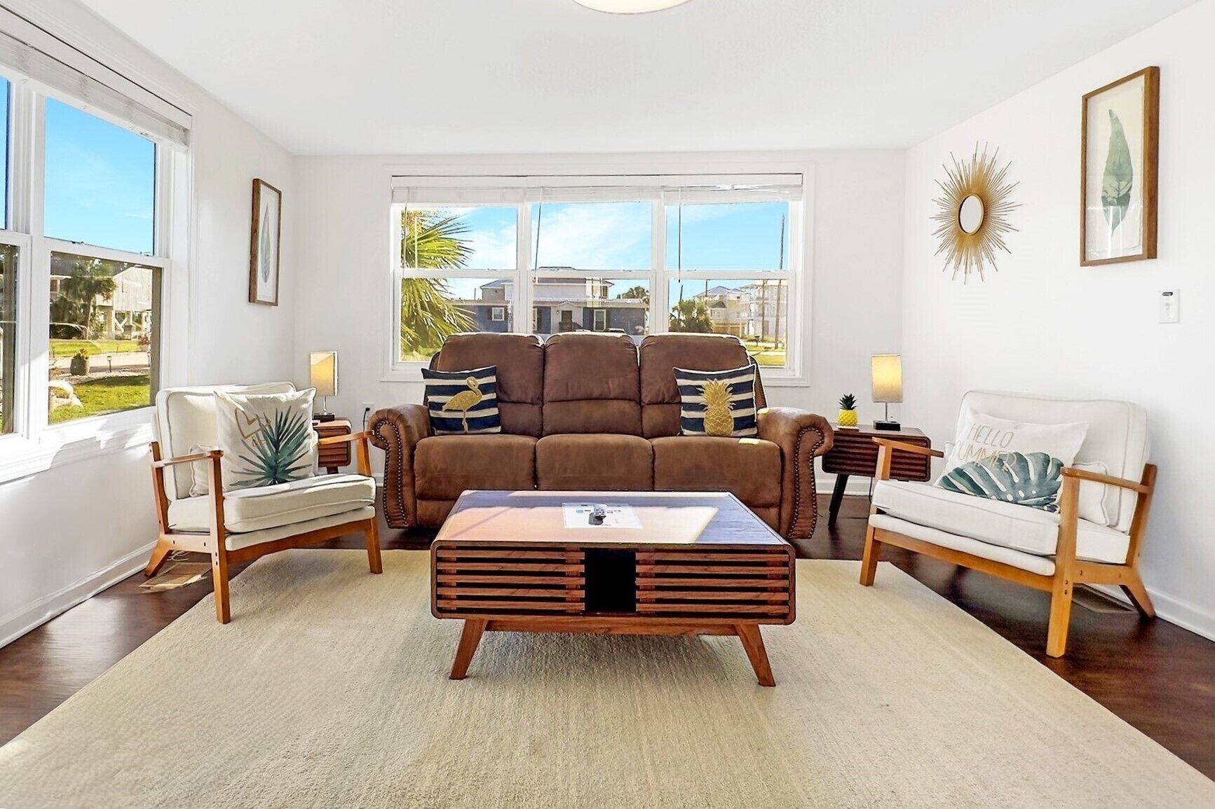 智能电视、书、影片库