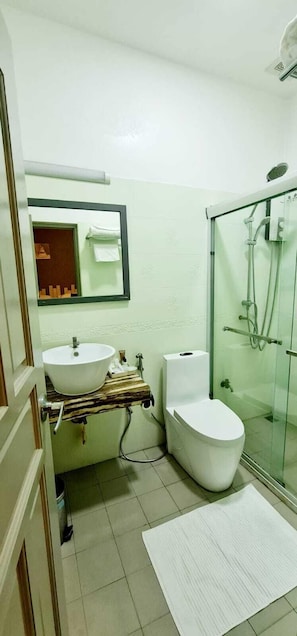 Deluxe Double Room | Bathroom