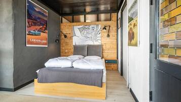 5 bedrooms, travel crib, free WiFi